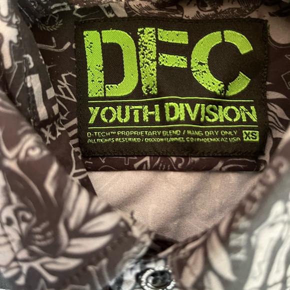 Dixxon Flannel DFC Youth Division Grunge Skulls Allover Print Gray Shirt Size XS - Picture 5 of 11